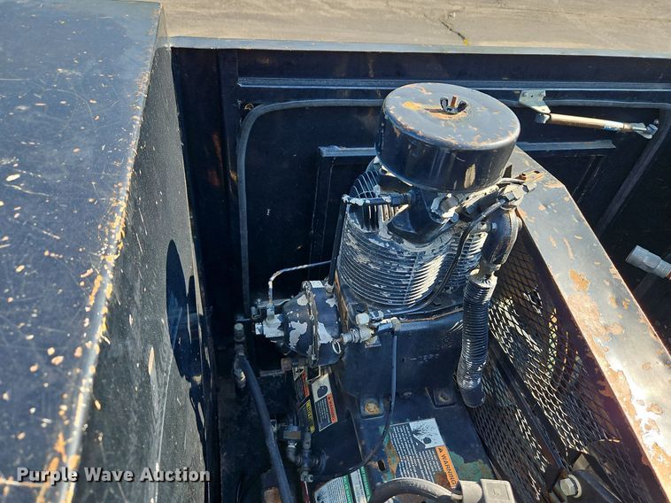 image for item LL9267 2001 Kenworth T300  fuel truck