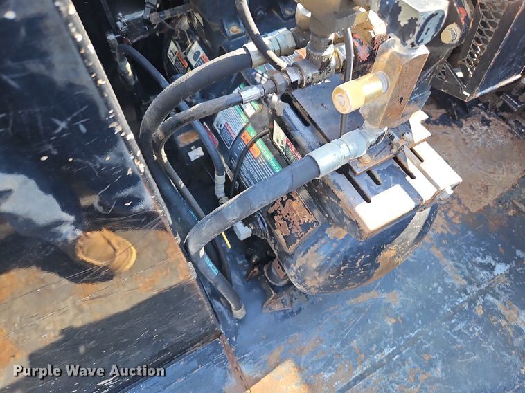 image for item LL9267 2001 Kenworth T300  fuel truck