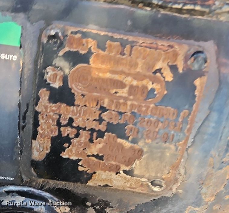 image for item LL9267 2001 Kenworth T300  fuel truck