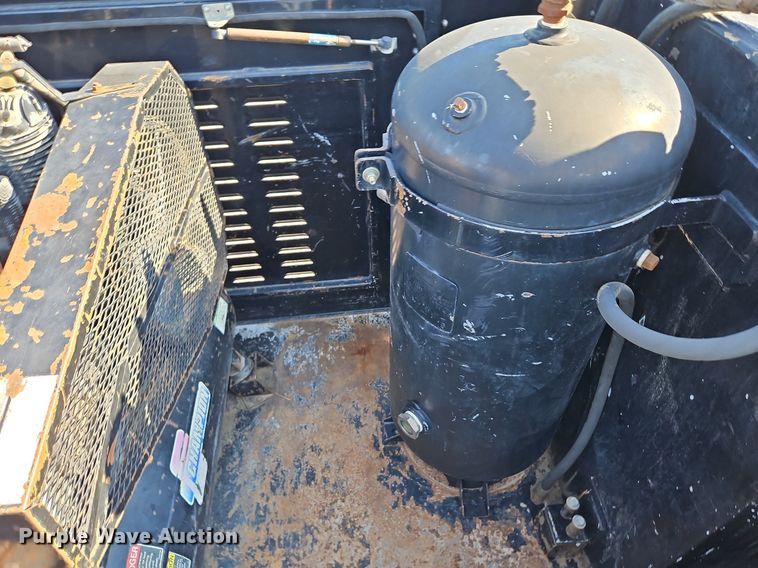 image for item LL9267 2001 Kenworth T300  fuel truck