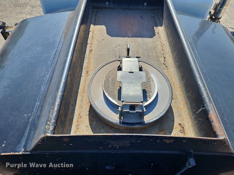 image for item LL9267 2001 Kenworth T300  fuel truck