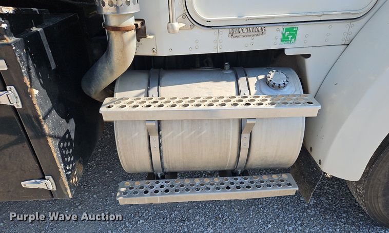 image for item LL9267 2001 Kenworth T300  fuel truck