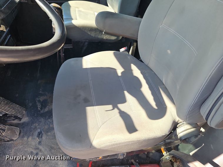 image for item LL9267 2001 Kenworth T300  fuel truck