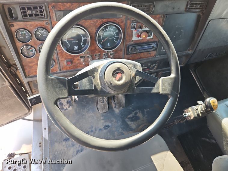 image for item LL9267 2001 Kenworth T300  fuel truck