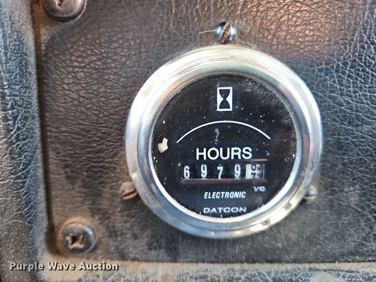 image for item LL9267 2001 Kenworth T300  fuel truck