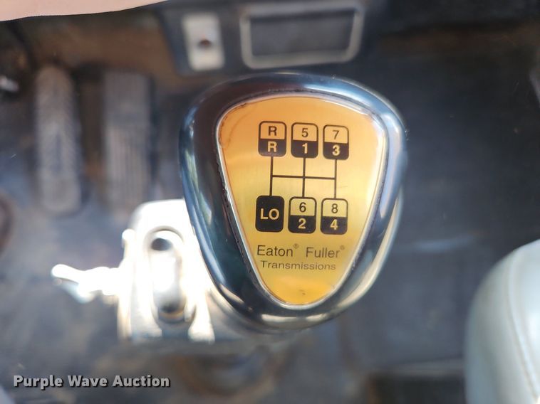 image for item LL9267 2001 Kenworth T300  fuel truck