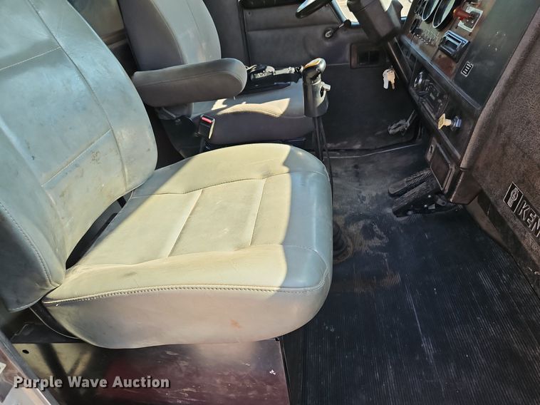 image for item LL9267 2001 Kenworth T300  fuel truck