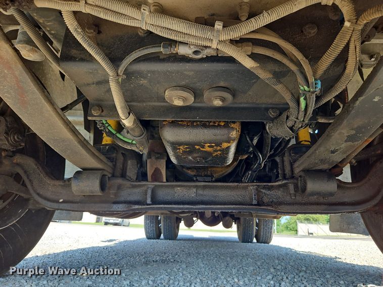 image for item LL9267 2001 Kenworth T300  fuel truck