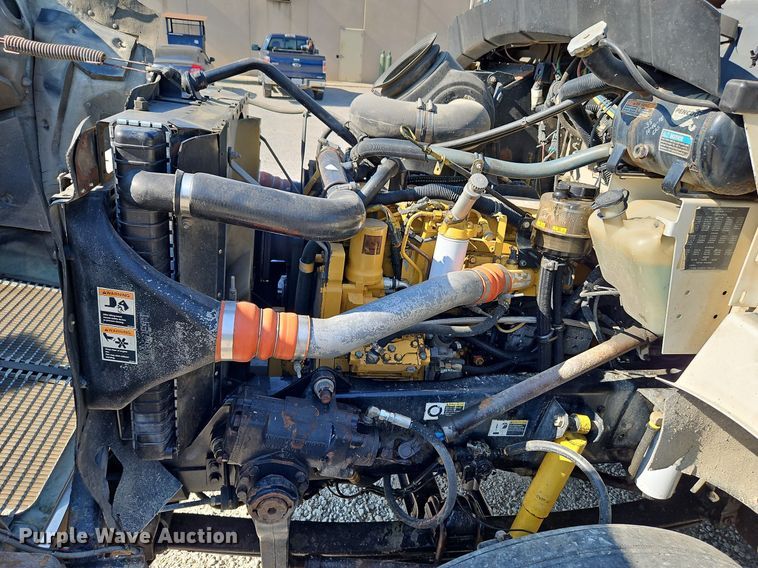 image for item LL9267 2001 Kenworth T300  fuel truck