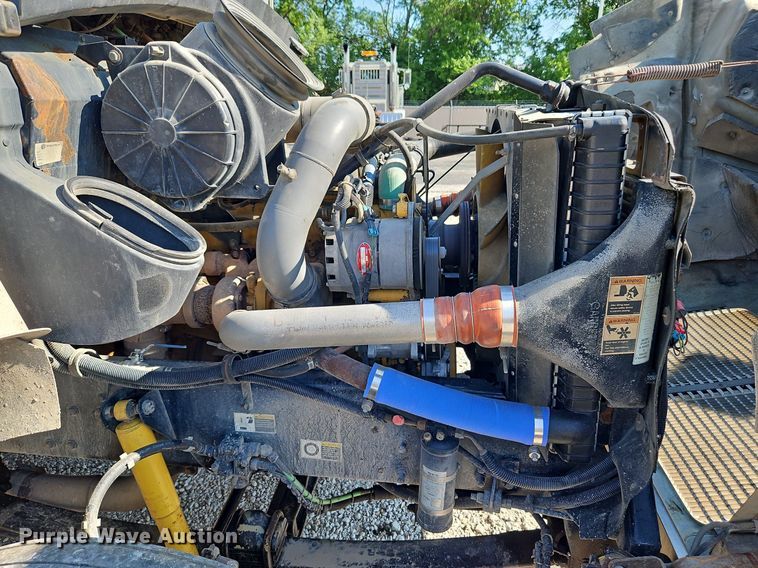 image for item LL9267 2001 Kenworth T300  fuel truck