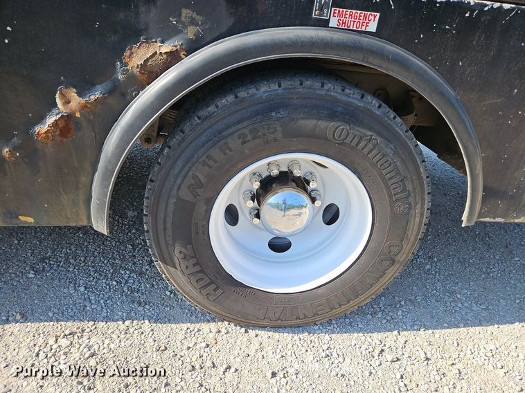 image for item LL9267 2001 Kenworth T300  fuel truck