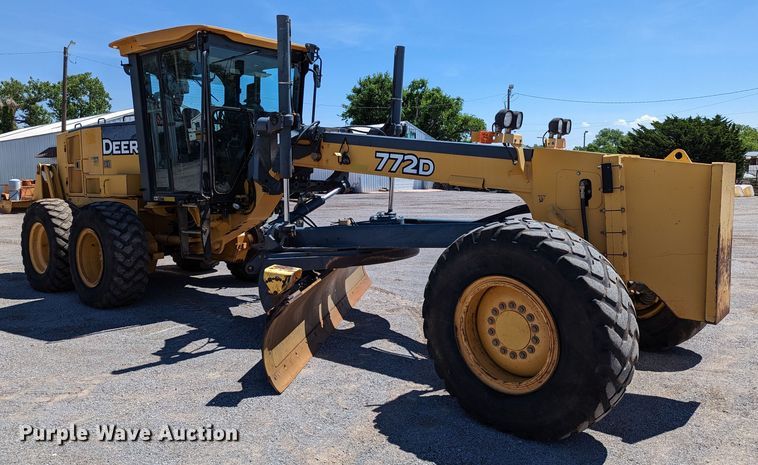 image for item LM9805 2008 John Deere 772D  motor grader