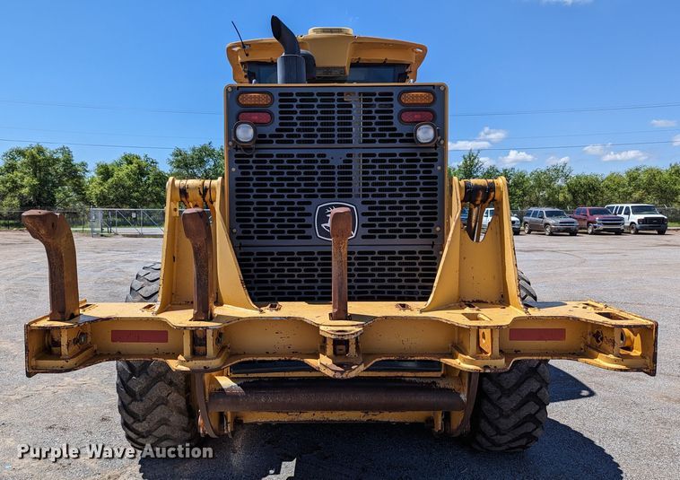 image for item LM9805 2008 John Deere 772D  motor grader