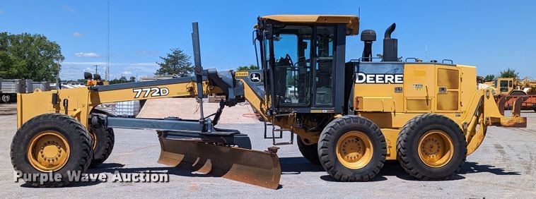 image for item LM9805 2008 John Deere 772D  motor grader