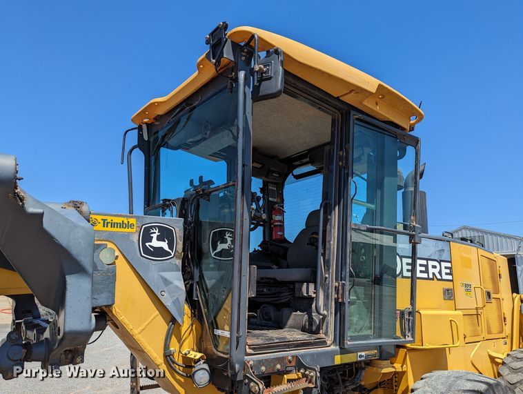 image for item LM9805 2008 John Deere 772D  motor grader