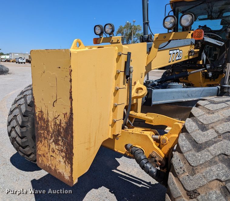 image for item LM9805 2008 John Deere 772D  motor grader