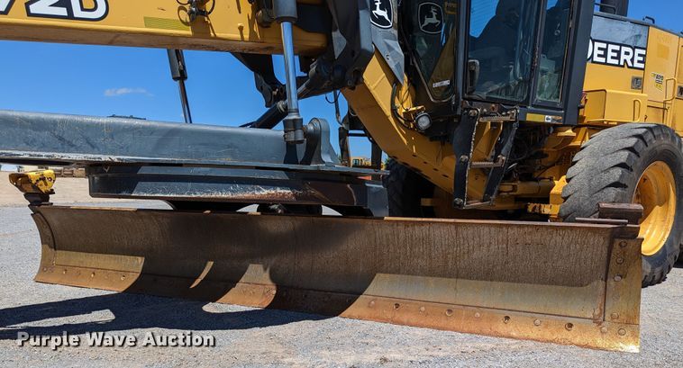 image for item LM9805 2008 John Deere 772D  motor grader