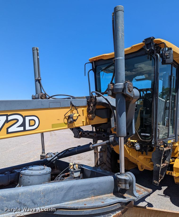 image for item LM9805 2008 John Deere 772D  motor grader