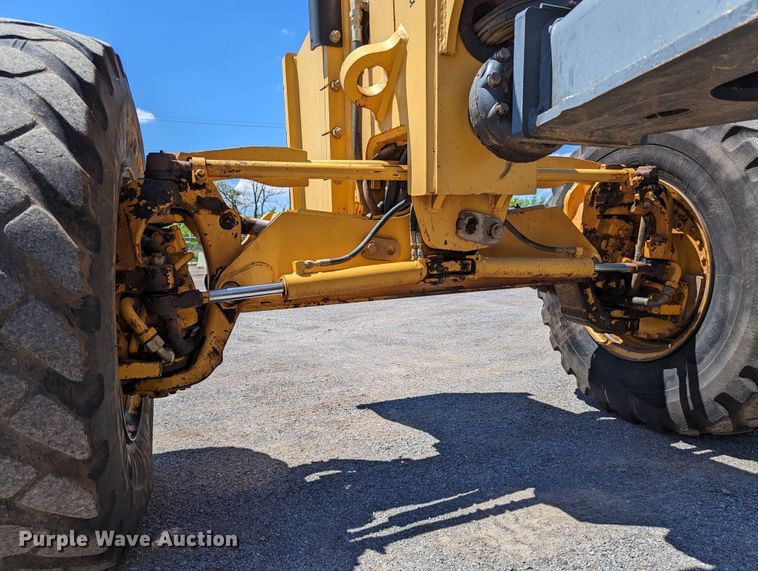 image for item LM9805 2008 John Deere 772D  motor grader