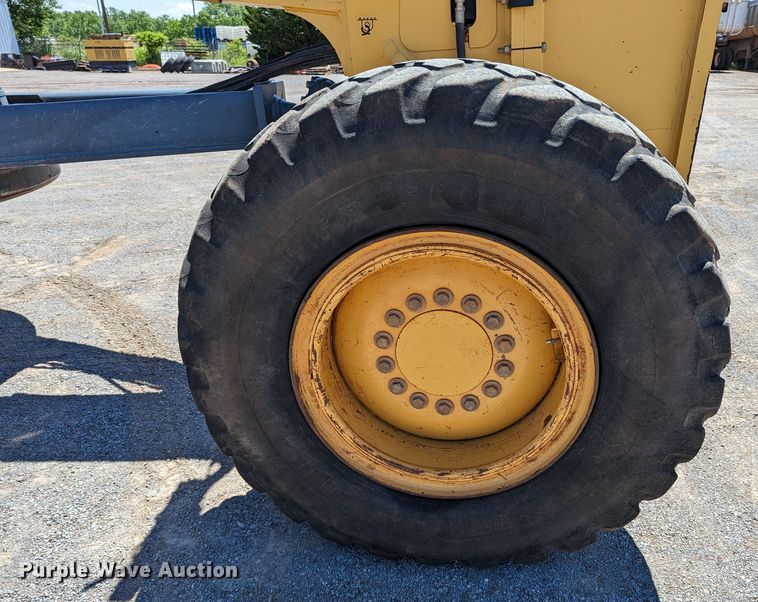 image for item LM9805 2008 John Deere 772D  motor grader