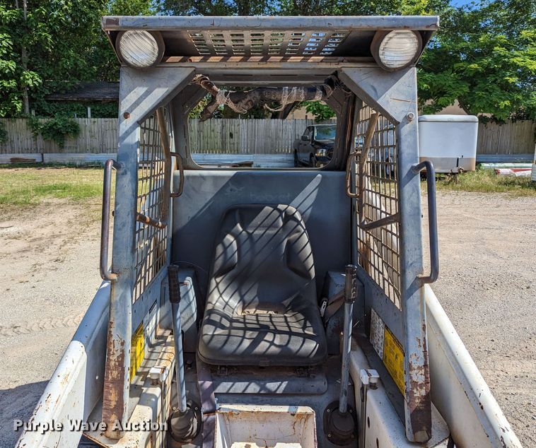 image for item LM9813 1989 Bobcat 742  skid steer loader