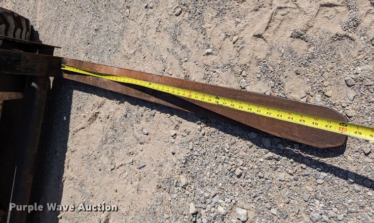 image for item LM9813 1989 Bobcat 742  skid steer loader