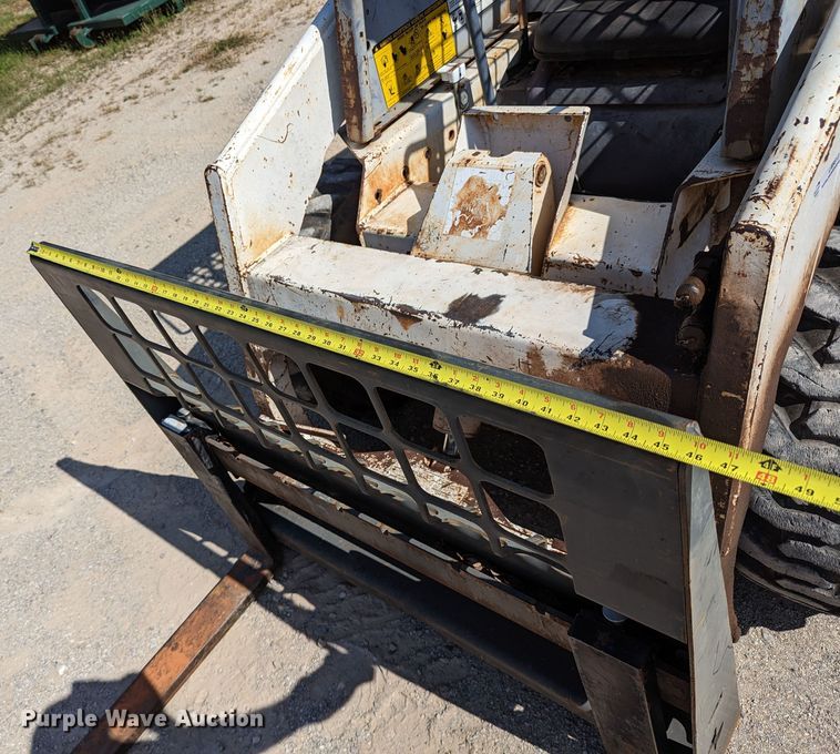 image for item LM9813 1989 Bobcat 742  skid steer loader