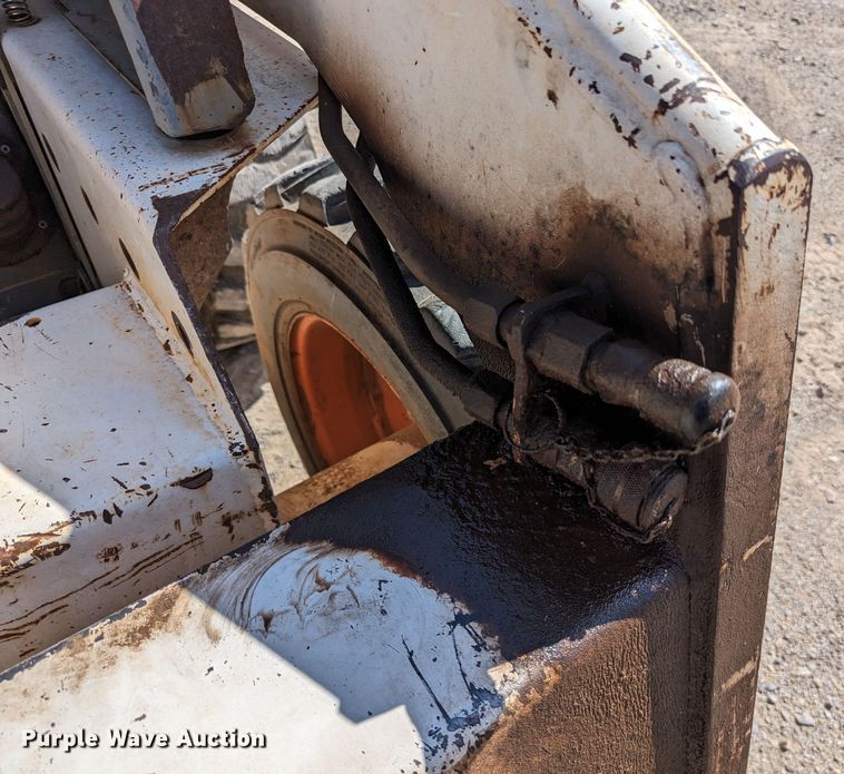 image for item LM9813 1989 Bobcat 742  skid steer loader