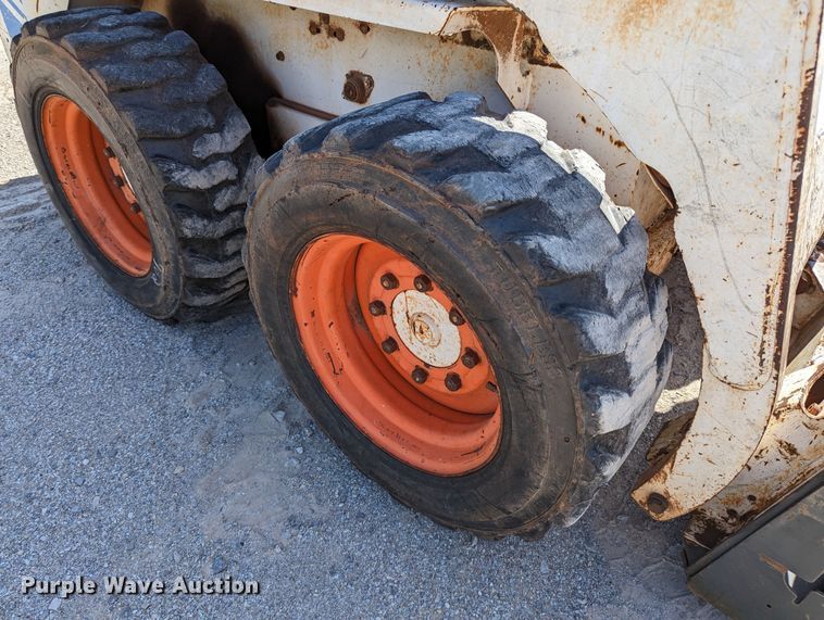 image for item LM9813 1989 Bobcat 742  skid steer loader