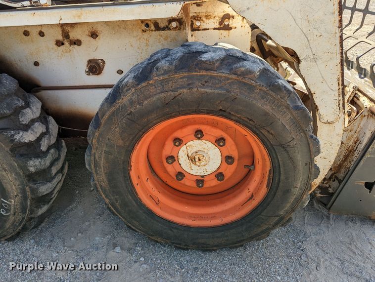 image for item LM9813 1989 Bobcat 742  skid steer loader