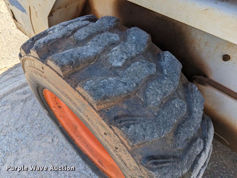 image for item LM9813 1989 Bobcat 742  skid steer loader