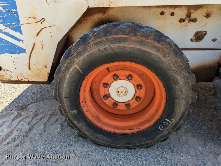 image for item LM9813 1989 Bobcat 742  skid steer loader