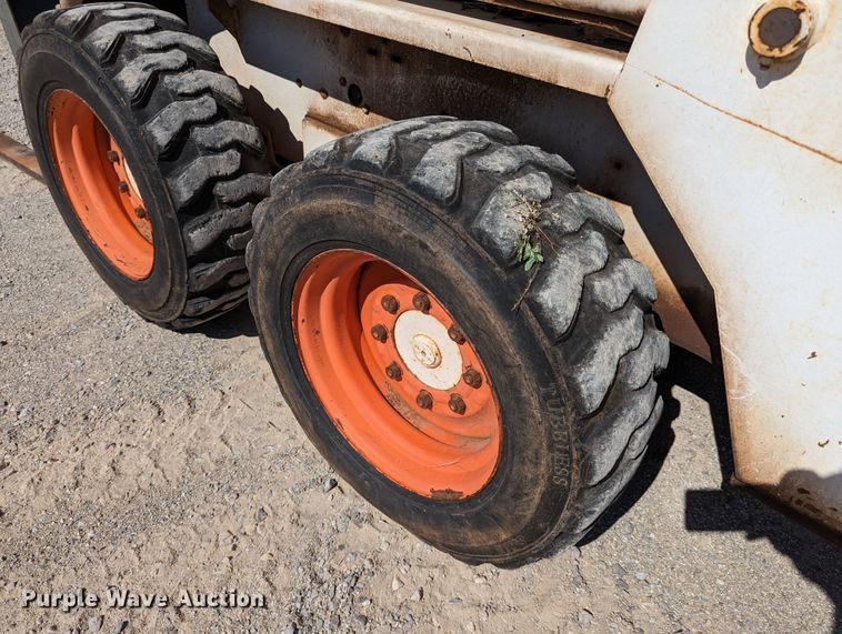 image for item LM9813 1989 Bobcat 742  skid steer loader