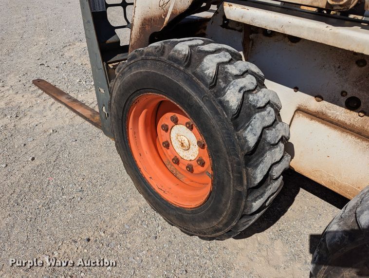 image for item LM9813 1989 Bobcat 742  skid steer loader