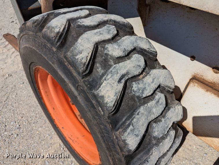 image for item LM9813 1989 Bobcat 742  skid steer loader