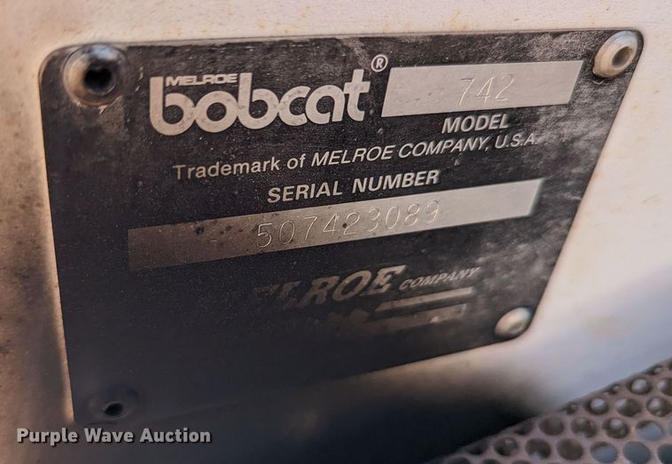 image for item LM9813 1989 Bobcat 742  skid steer loader