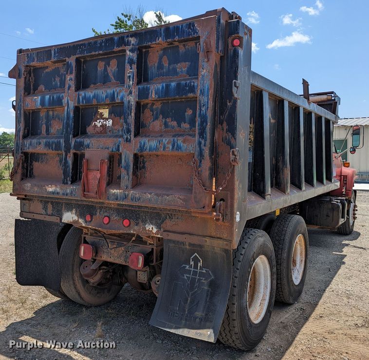 image for item LM9817 1994 Chevrolet Kodiak C6500  dump truck