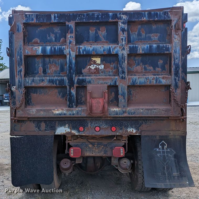 image for item LM9817 1994 Chevrolet Kodiak C6500  dump truck