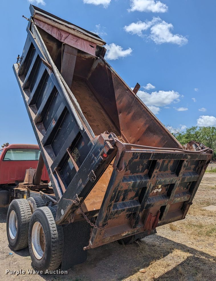 image for item LM9817 1994 Chevrolet Kodiak C6500  dump truck