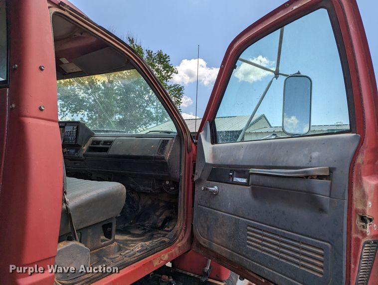 image for item LM9817 1994 Chevrolet Kodiak C6500  dump truck