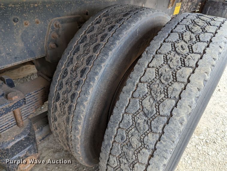 image for item LM9817 1994 Chevrolet Kodiak C6500  dump truck