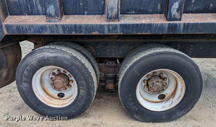 image for item LM9817 1994 Chevrolet Kodiak C6500  dump truck