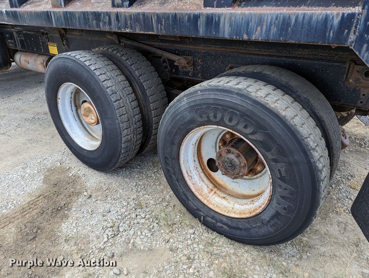 image for item LM9817 1994 Chevrolet Kodiak C6500  dump truck