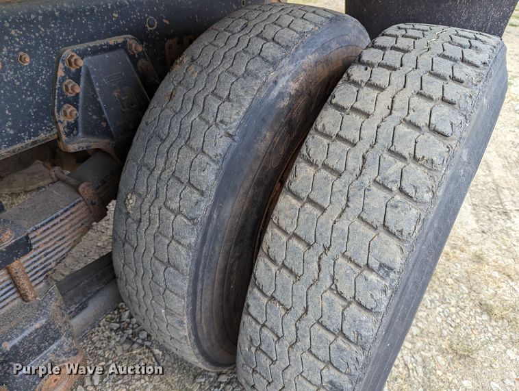 image for item LM9817 1994 Chevrolet Kodiak C6500  dump truck