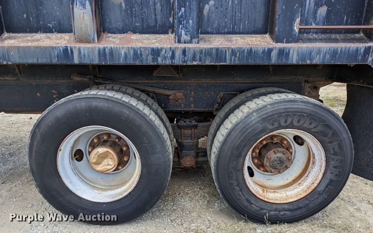 image for item LM9817 1994 Chevrolet Kodiak C6500  dump truck