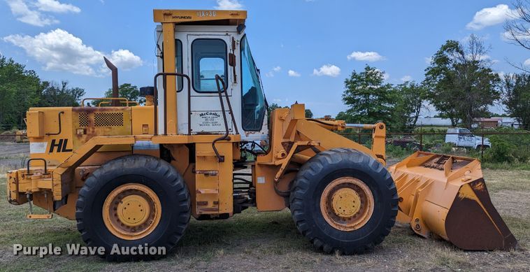 image for item LM9819 1993 Hyundai HL17  wheel loader
