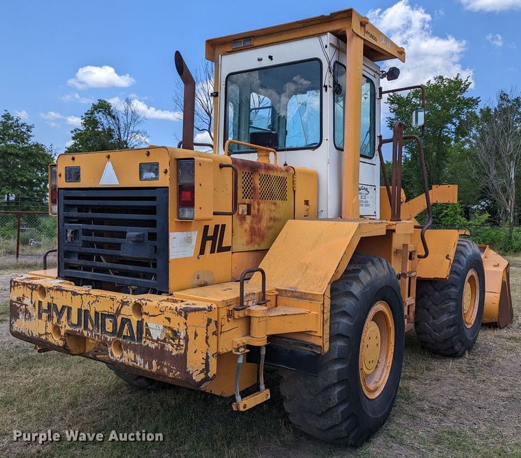 image for item LM9819 1993 Hyundai HL17  wheel loader