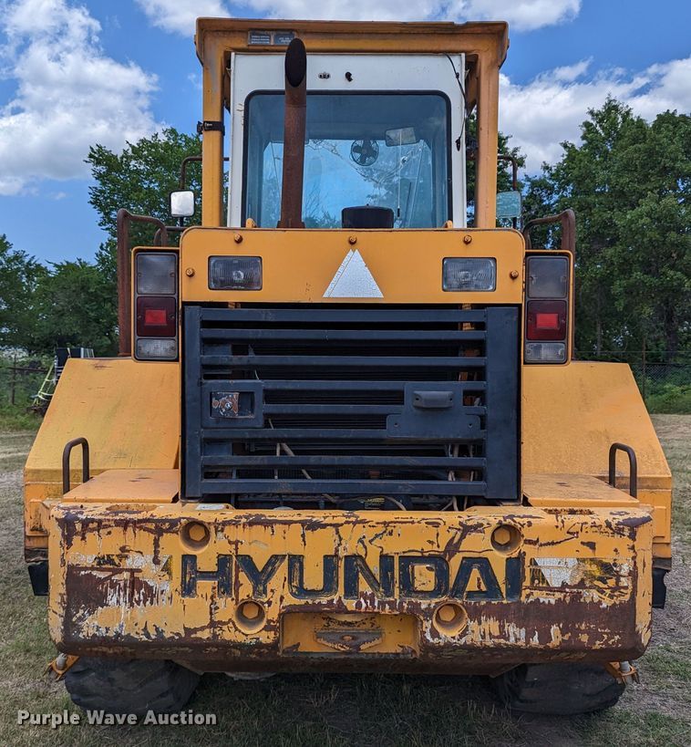 image for item LM9819 1993 Hyundai HL17  wheel loader