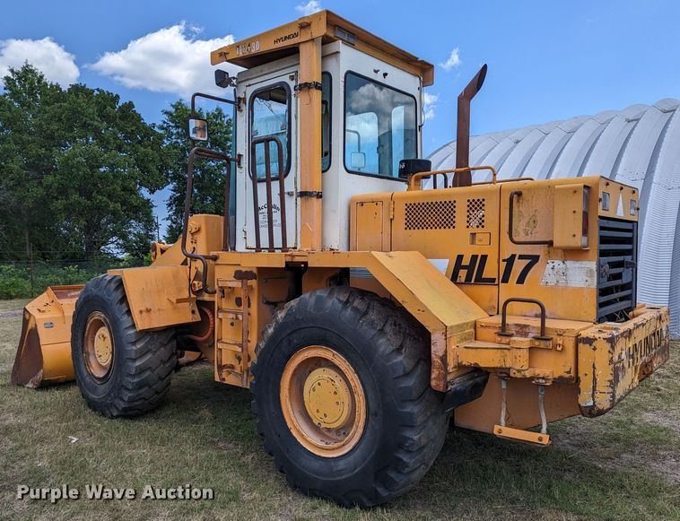 image for item LM9819 1993 Hyundai HL17  wheel loader