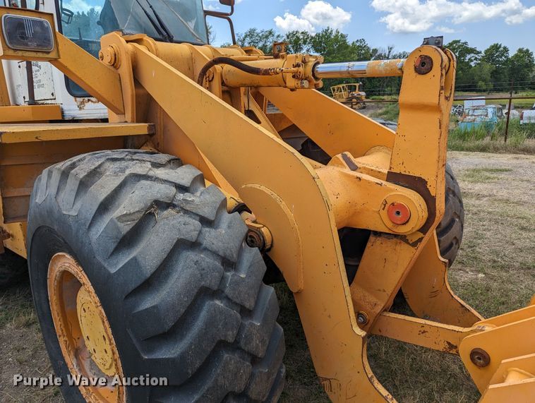 image for item LM9819 1993 Hyundai HL17  wheel loader